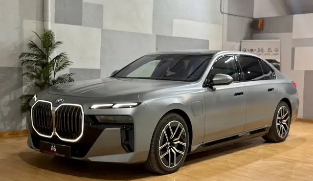 BMW 750 750e xDrive M Sport