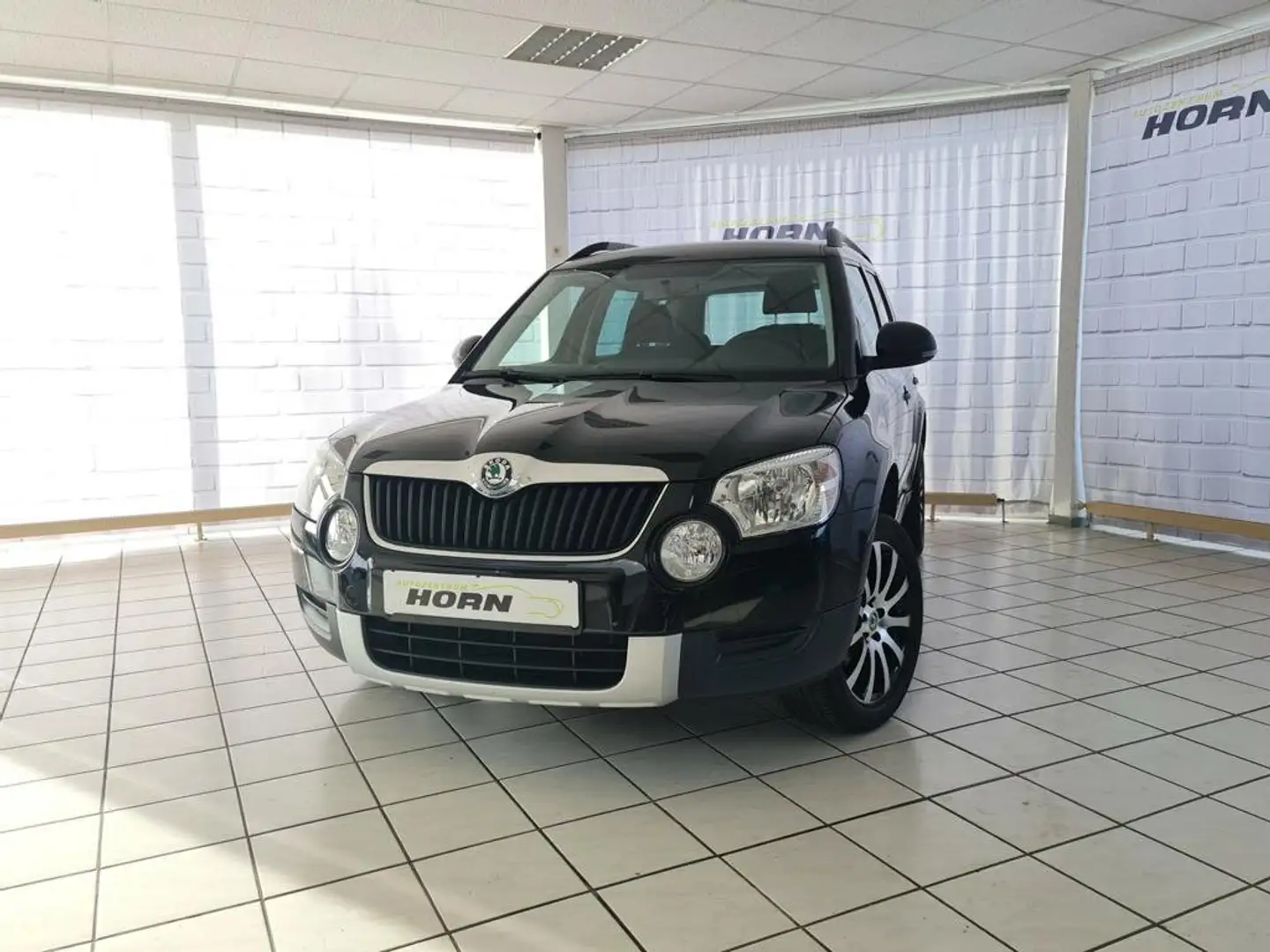 Skoda Yeti Active Plus Edition, unfallfrei, Scheckheft, LMF Noir - 1