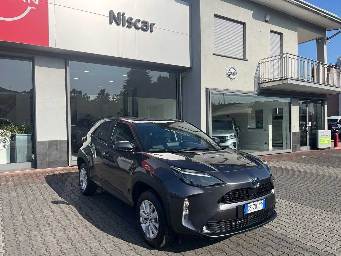 Toyota Yaris Cross 1.5 Hybrid 5p. E-CVT Business Grigio - 2