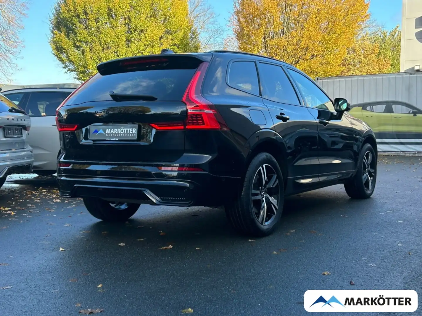 Volvo XC60 B4 R-Design EU6d AHK/ACC/360CAM/STHZ/PANO Schwarz - 2