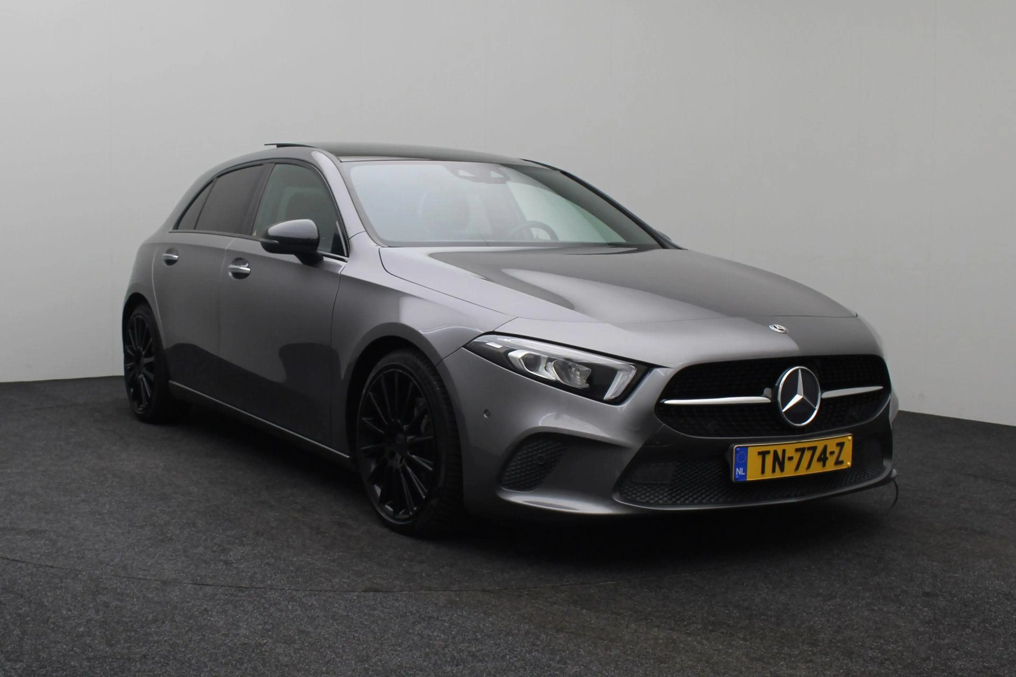 Mercedes-Benz A 200 Launch Edition Premium 2018 | Schuif Kantel Dak | — photo 13