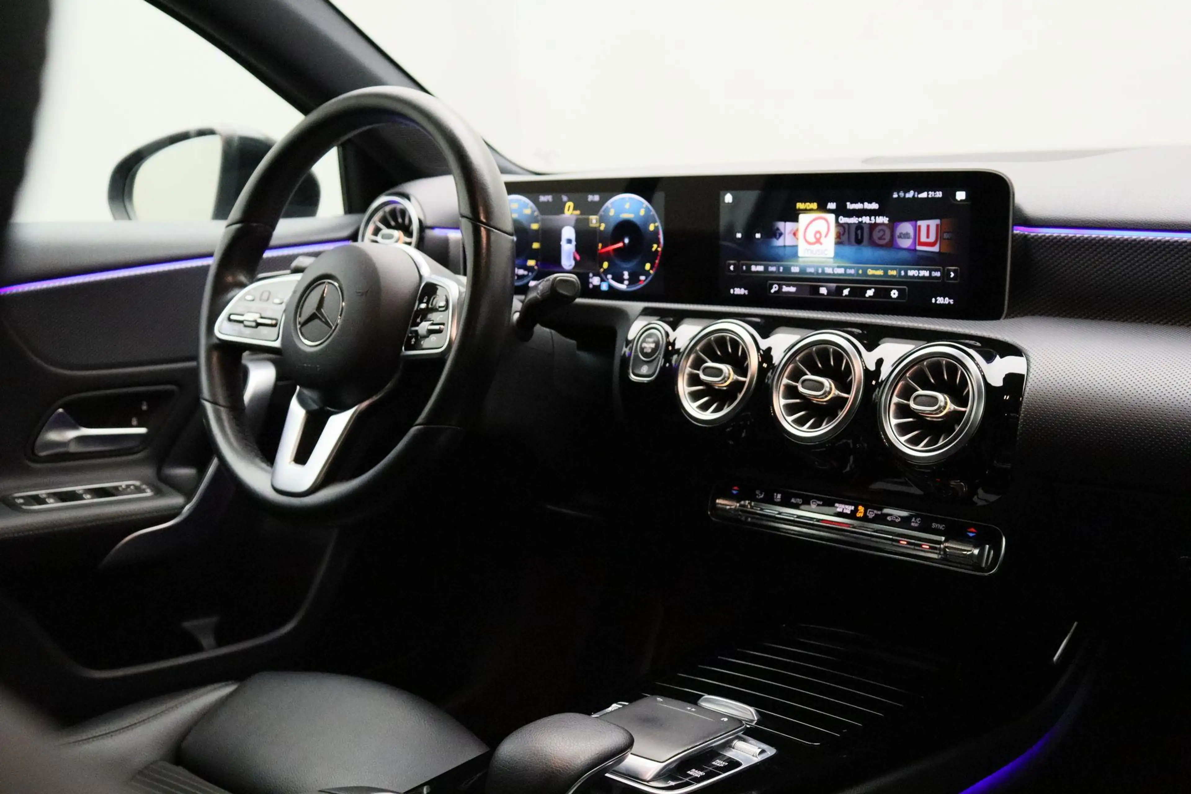 Mercedes-Benz A 200 Launch Edition Premium 2018 | Schuif Kantel Dak | — photo 6