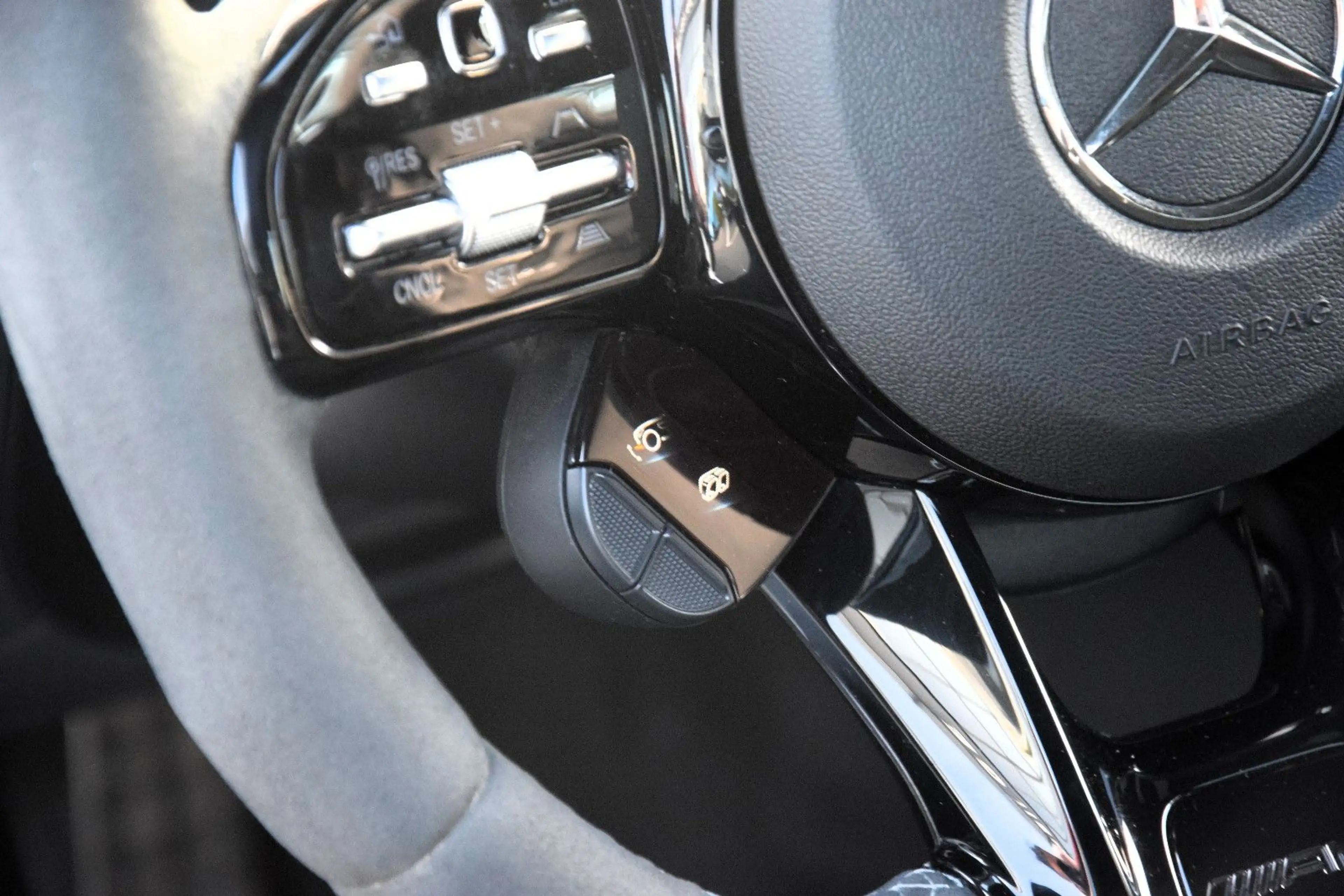 Mercedes-Benz AMG GT — photo 11
