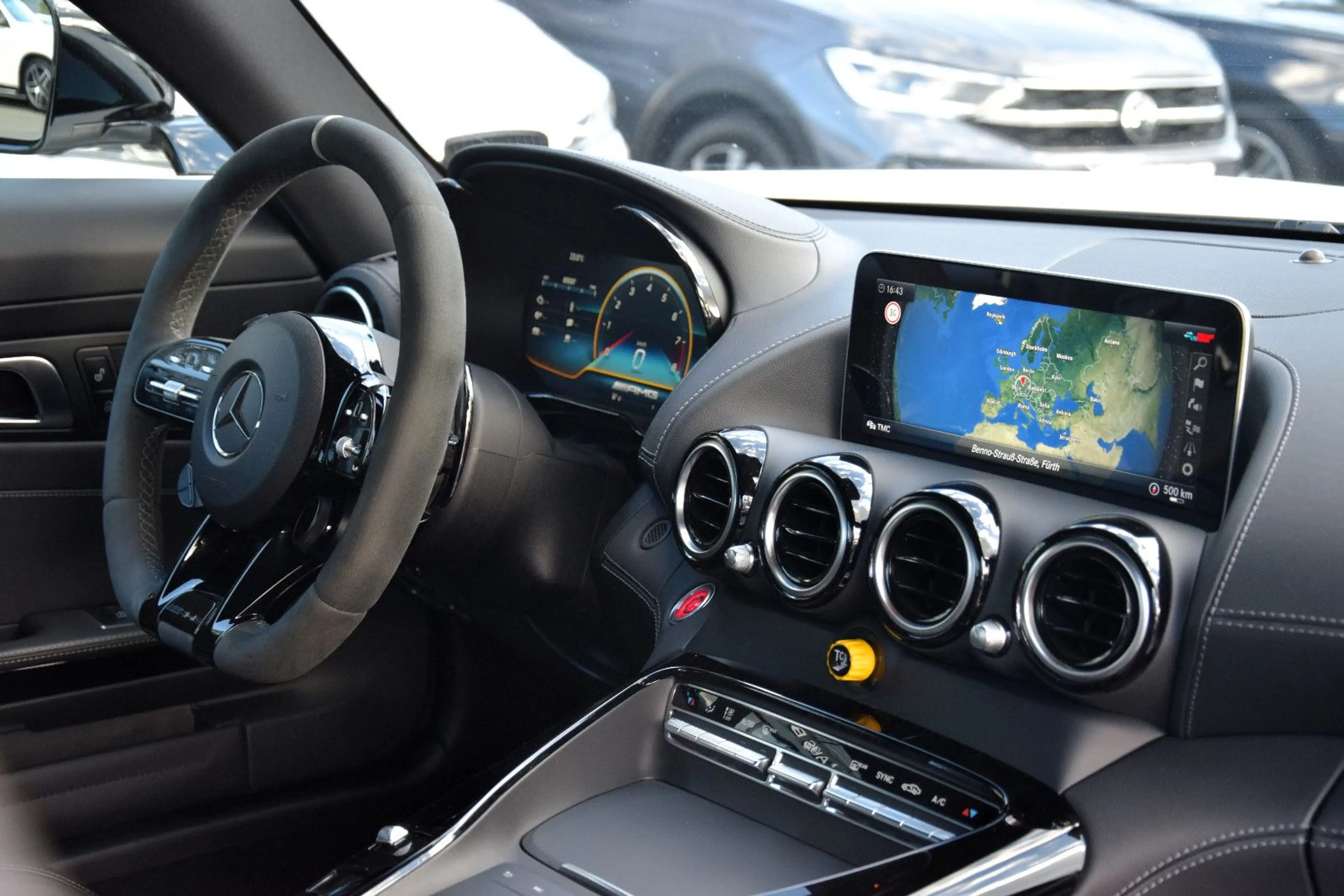 Mercedes-Benz AMG GT — photo 15
