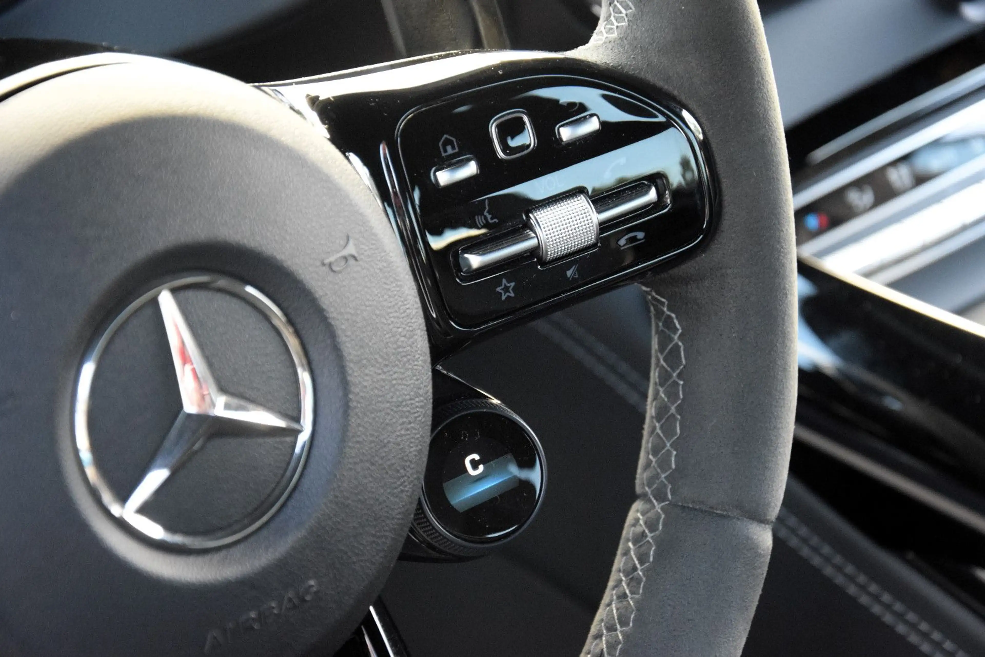 Mercedes-Benz AMG GT — photo 12