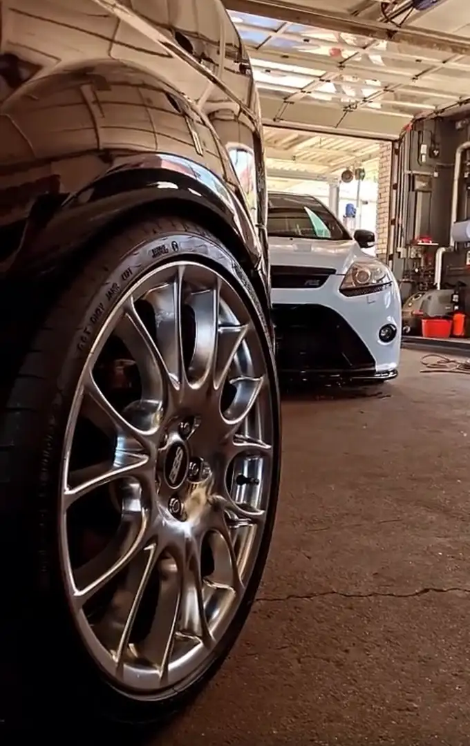 Ford Focus 2.5 ST - 1