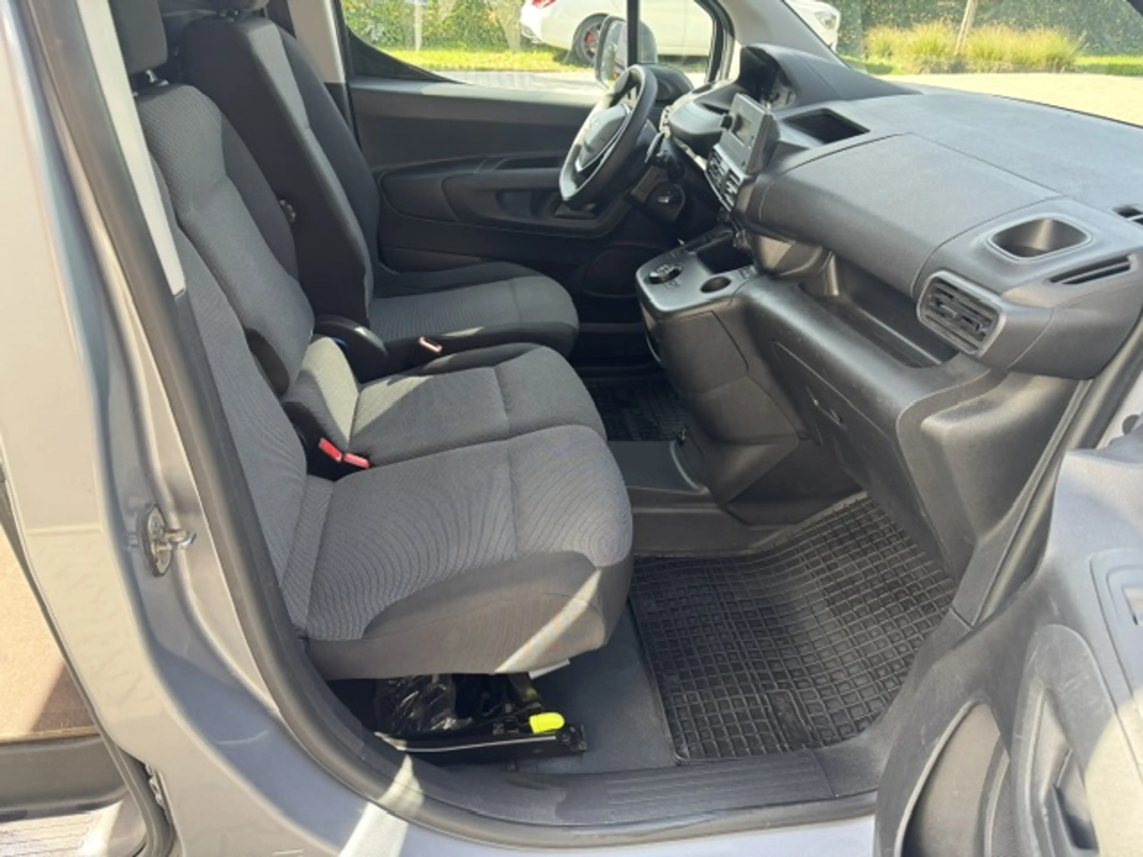 Peugeot Partner 1.5 BlueHDi L1 / Automaat / 3 pl — photo 14