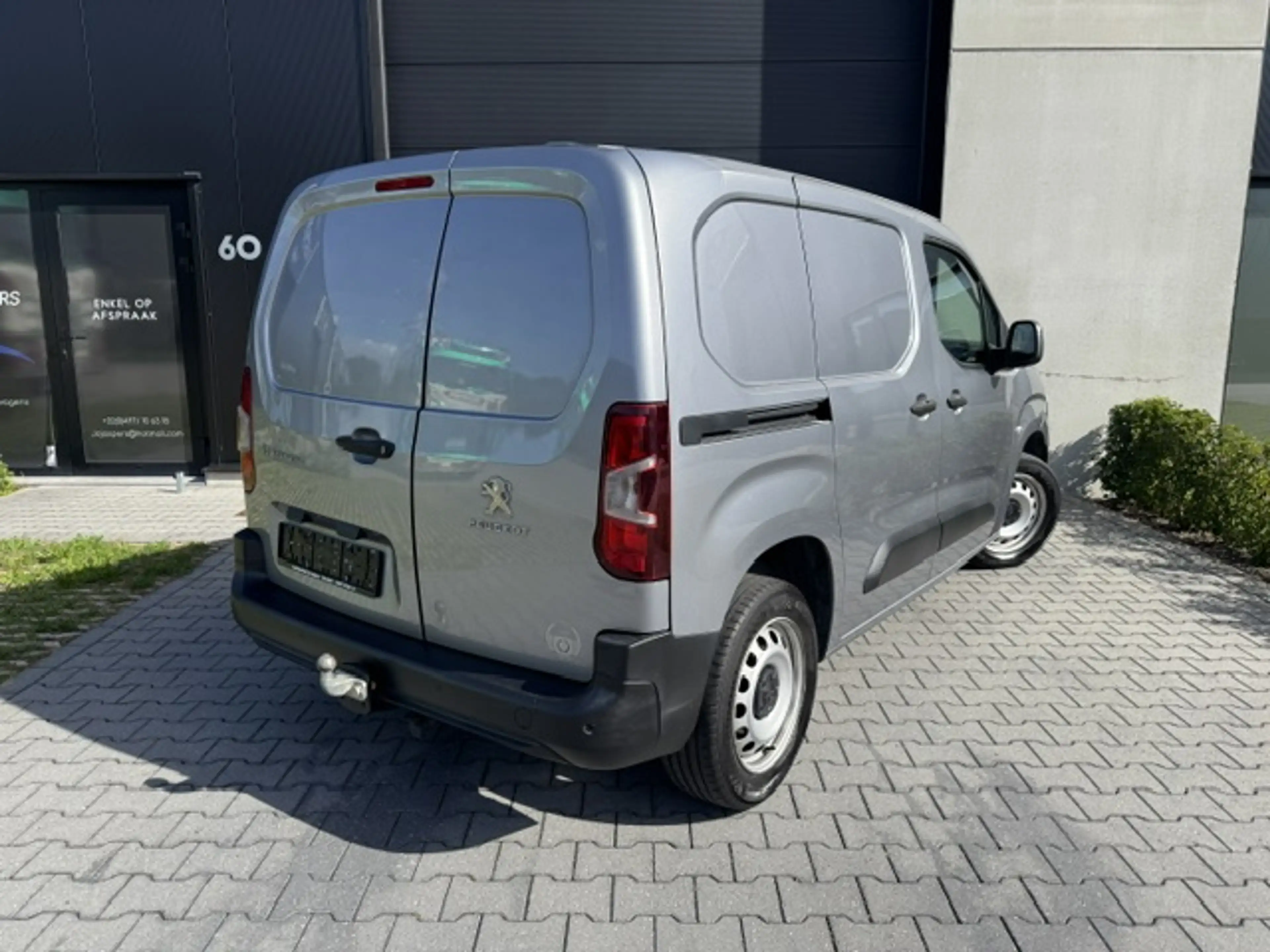 Peugeot Partner 1.5 BlueHDi L1 / Automaat / 3 pl — photo 2