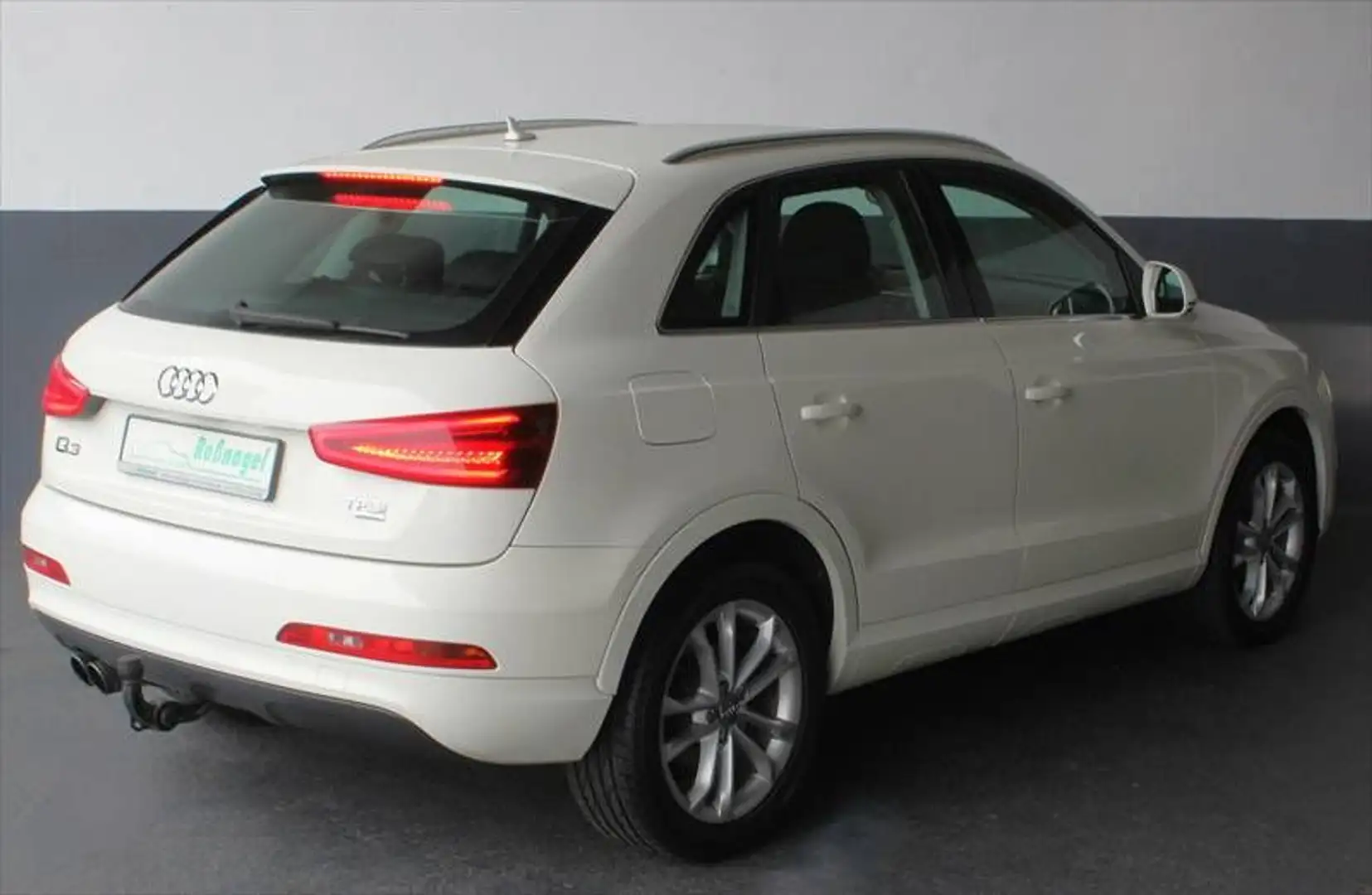 Audi Q3 - 2,0 TFSI Quattro Sportsitze Bi-Xenon Alu 18 Blanc - 2