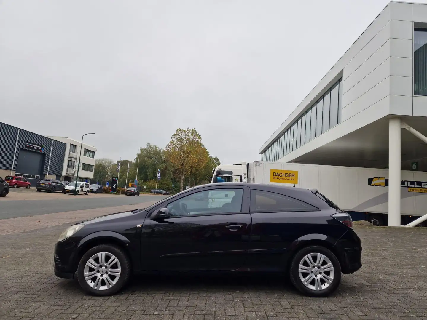 Opel Astra GTC 1.6 Temptation AIRCO CRUISE 2 X SLEUTELS Negro - 2
