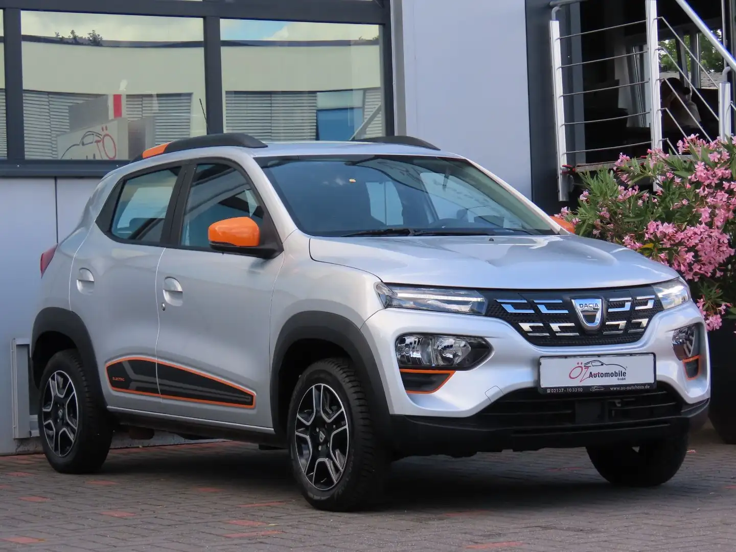 Dacia Spring Comfort Plus Kamera Navigation Grau - 2
