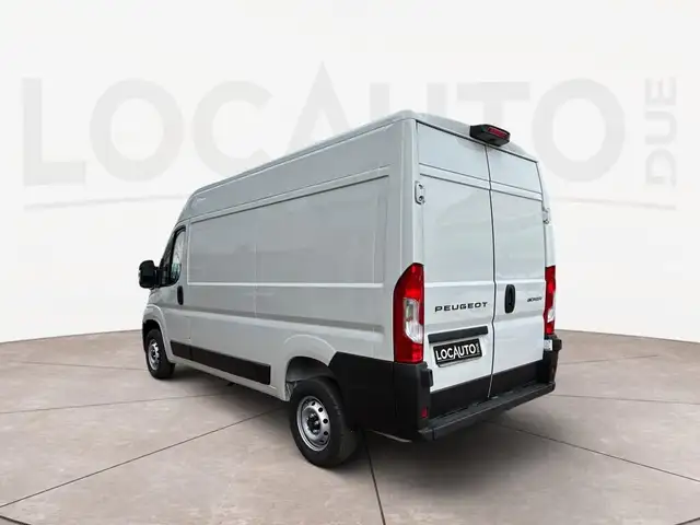 Peugeot Boxer view 5