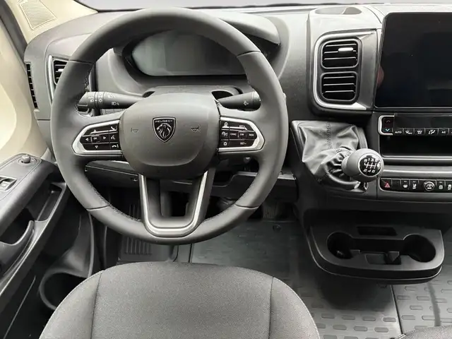 Peugeot Boxer view 6