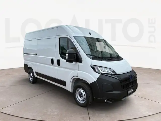 Peugeot Boxer view 3