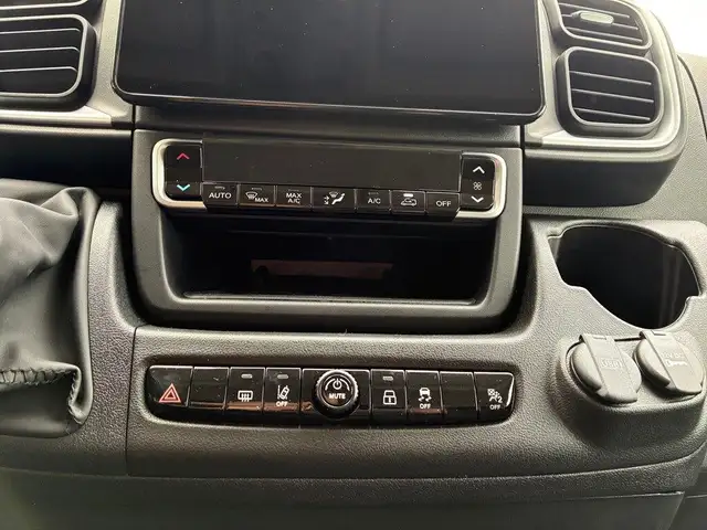 Peugeot Boxer view 10