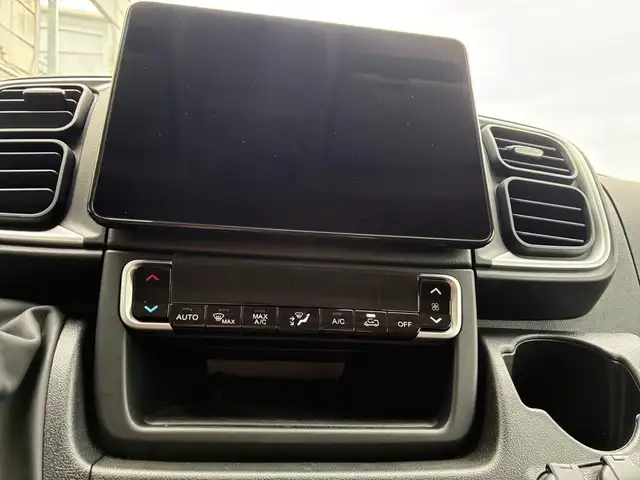 Peugeot Boxer view 9