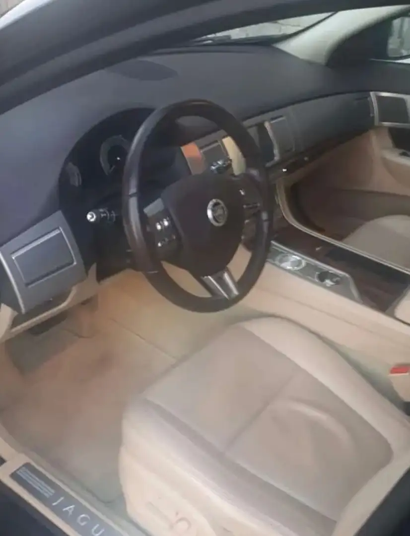 Jaguar XF XF 3,0 Diesel Premium Luxury Premium Luxury Grün - 2