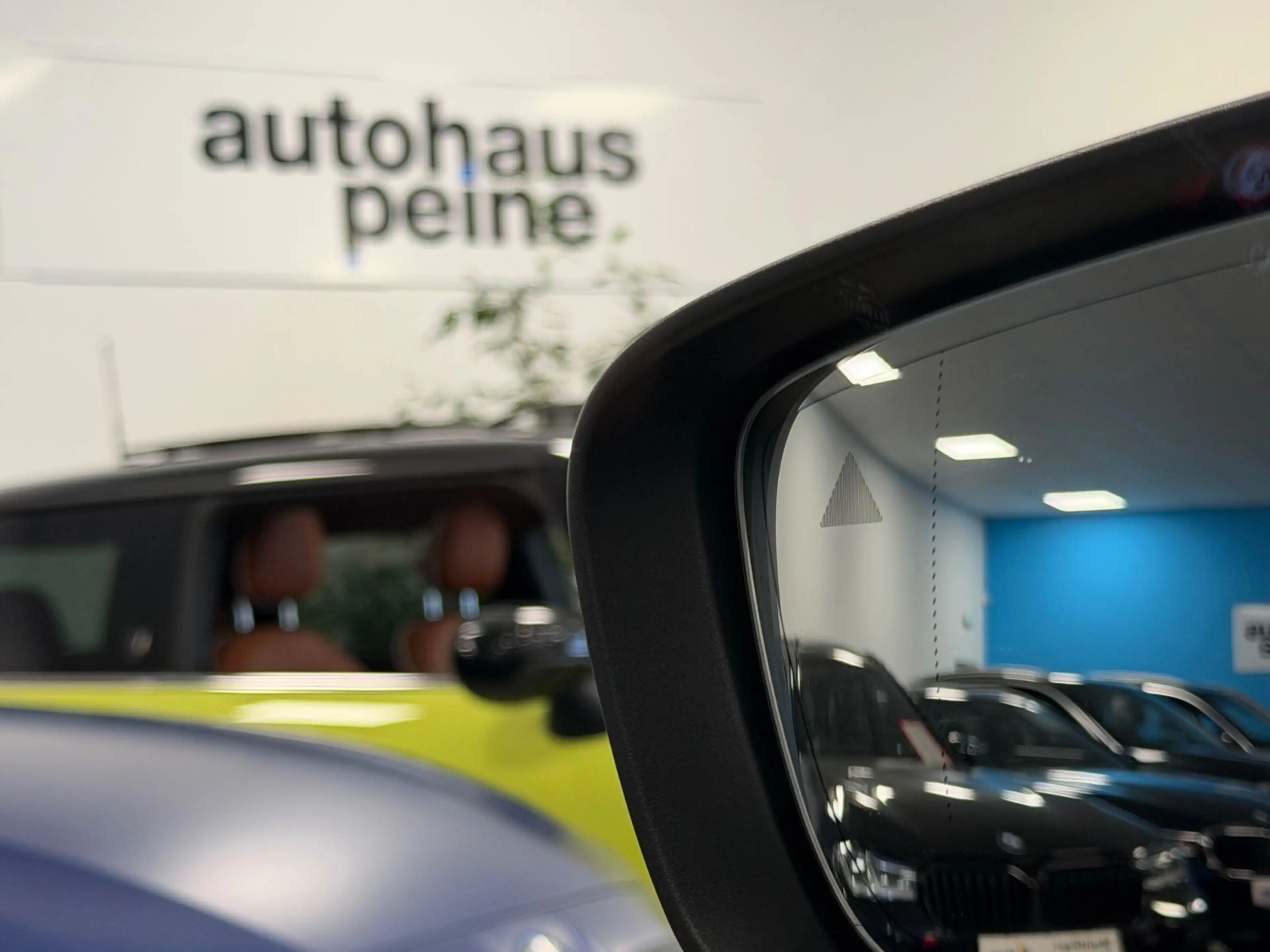 BMW 330 e xDriveLaser/KeyL/HUD/AHK/St&Go/Park&DrivAss — photo 12