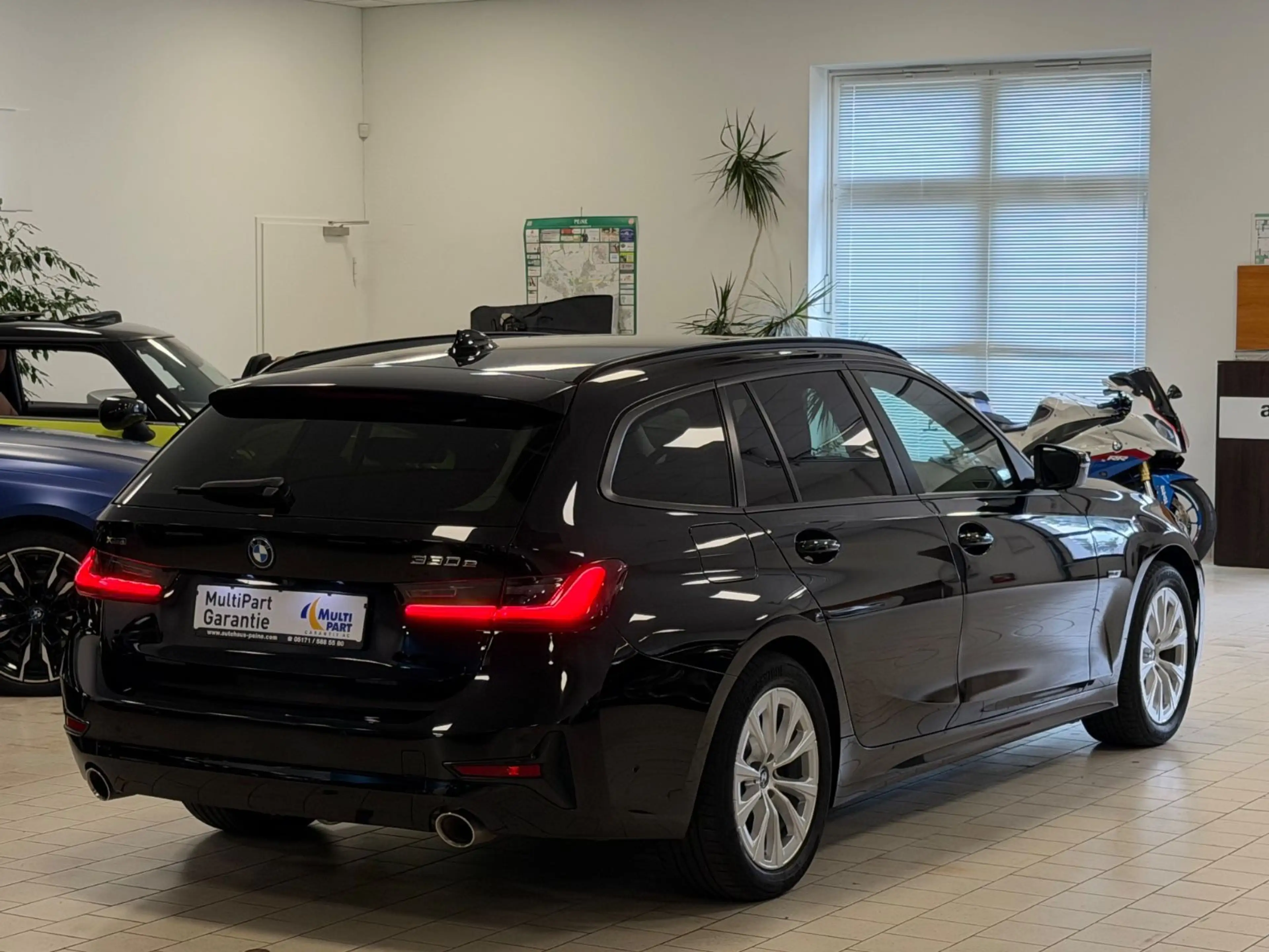 BMW 330 e xDriveLaser/KeyL/HUD/AHK/St&Go/Park&DrivAss — photo 10