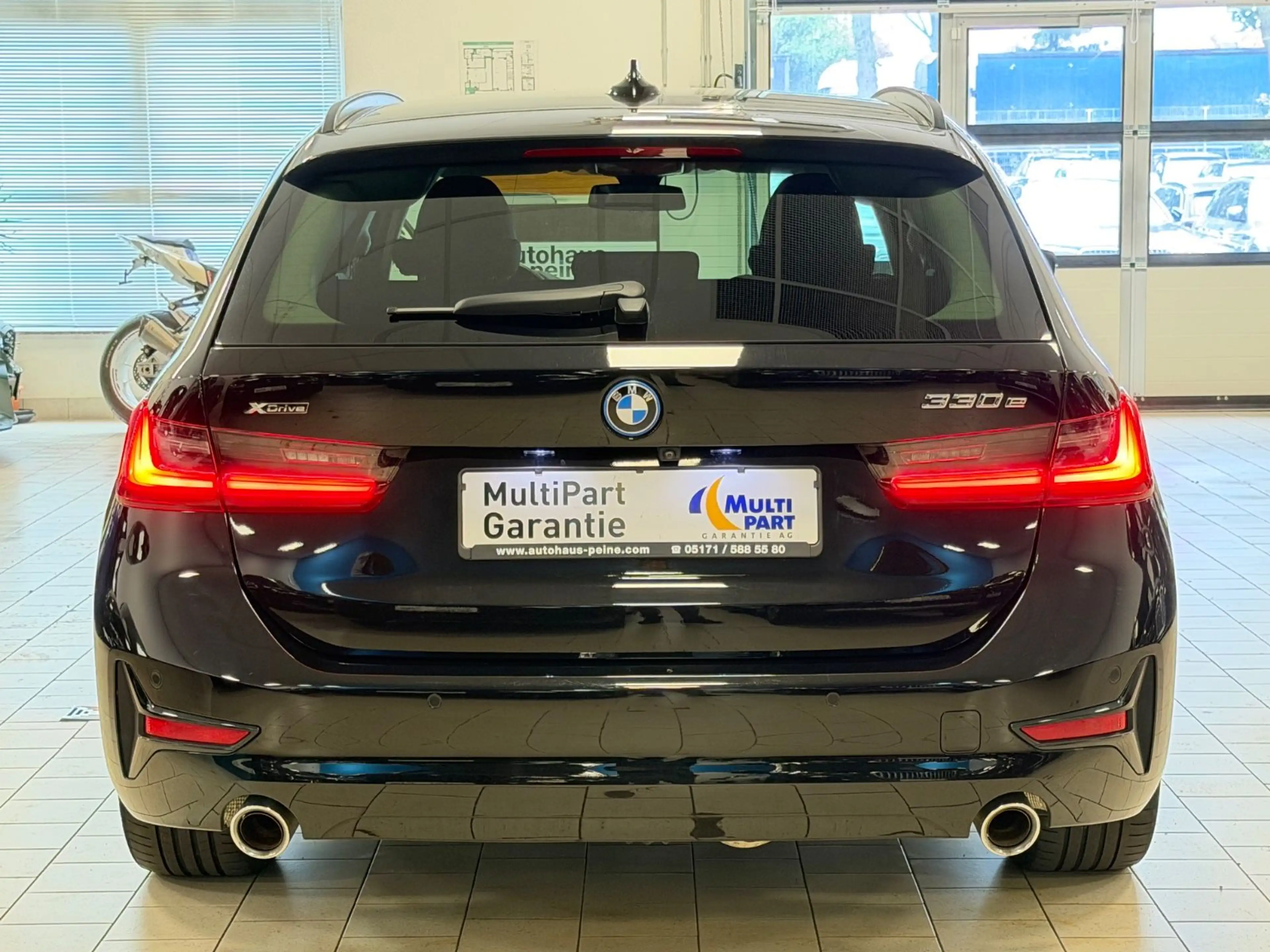 BMW 330 e xDriveLaser/KeyL/HUD/AHK/St&Go/Park&DrivAss — photo 9