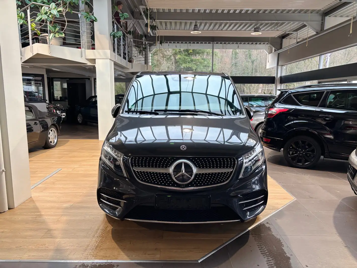 Mercedes-Benz V 300 V 300 d AMG Line • 360° • Standheizung Grau - 2