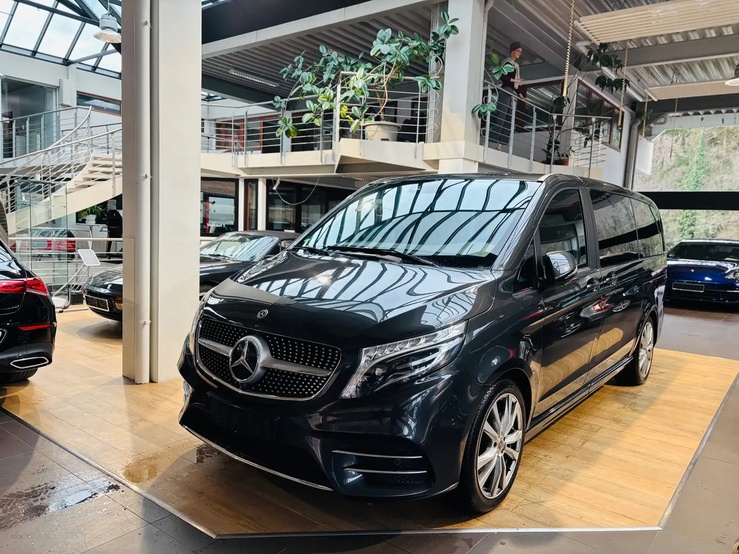 Mercedes-Benz V 300 V 300 d AMG Line • 360° • Standheizung Grau - 1