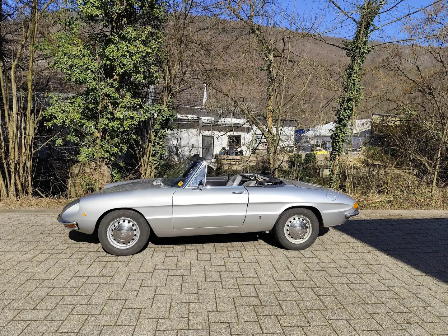 Alfa Romeo Spider Rundheck mit 1600er Motor TÜV neu, H-Kennz.. Срібний - 1