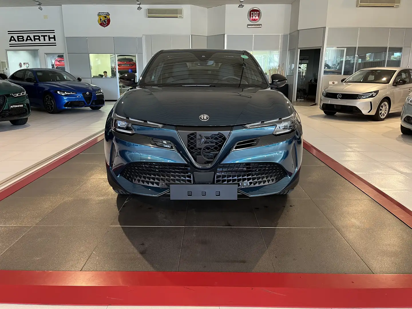 Alfa Romeo Junior BEV elettrica Speciale Blau - 2