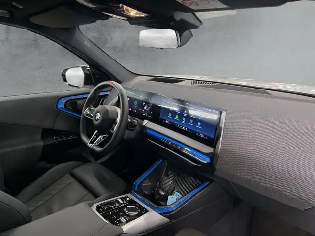 BMW X3 view 11