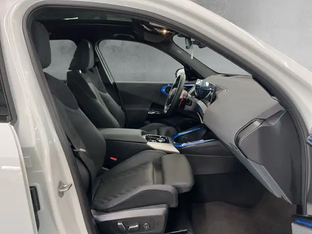 BMW X3 view 10