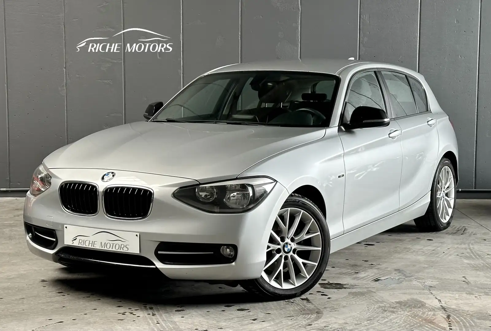 BMW 118 d xDrive Sport Line / GPS / Tel. / Garantie* Grey - 1