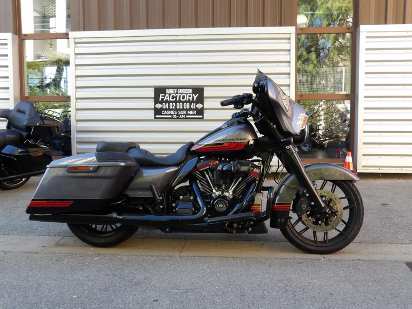 Harley-Davidson Street Glide Szürke - 1