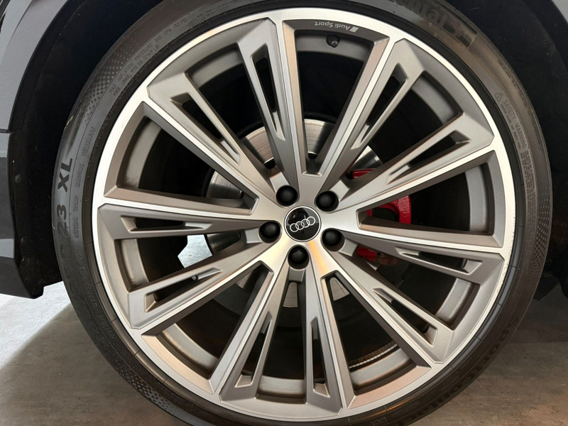 Audi Q8 50TDI Quattro*Competition+*Carbon*MwSt.*360°* — photo 15