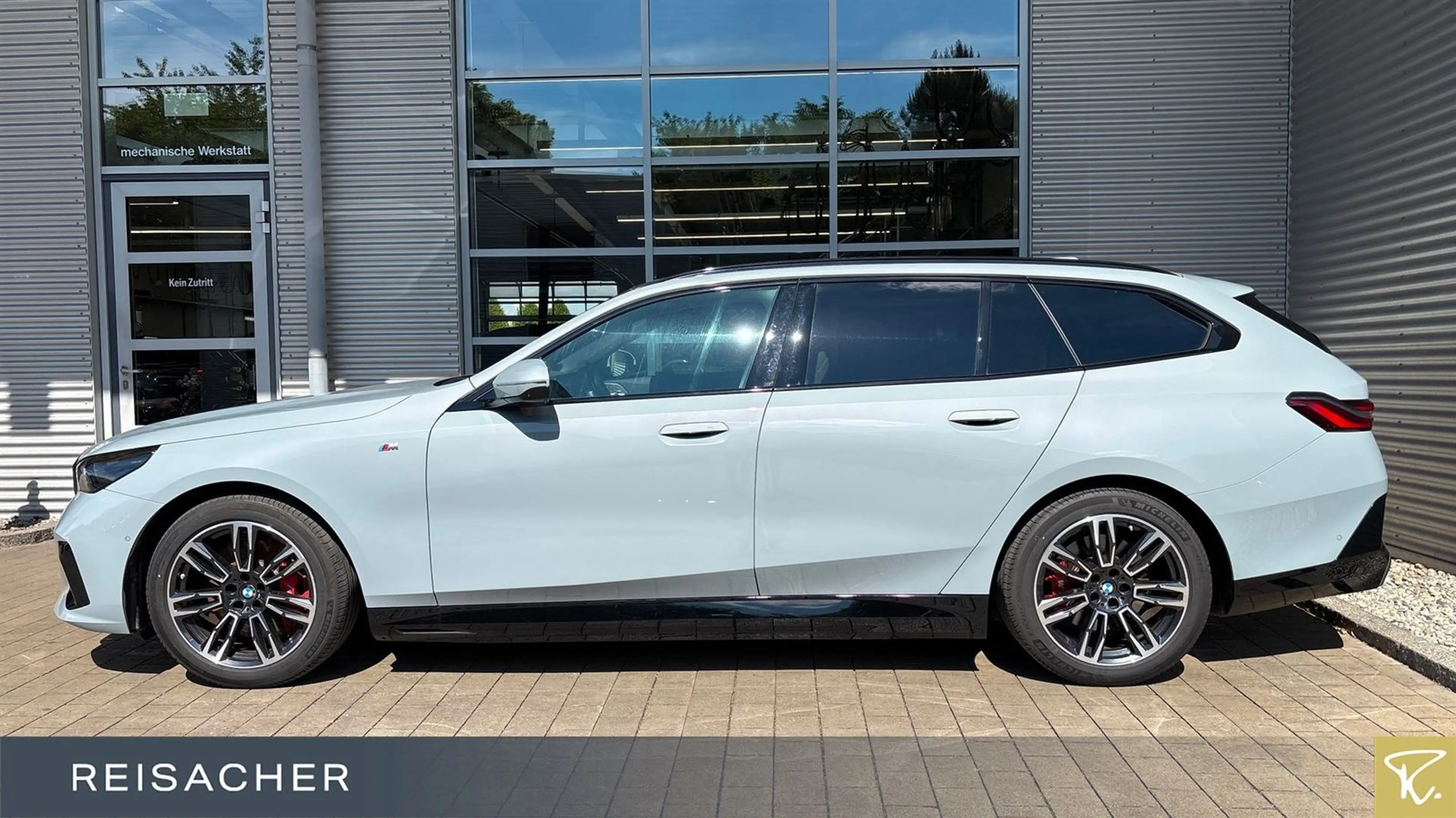 BMW i5 A Tou eDrive40 — photo 9