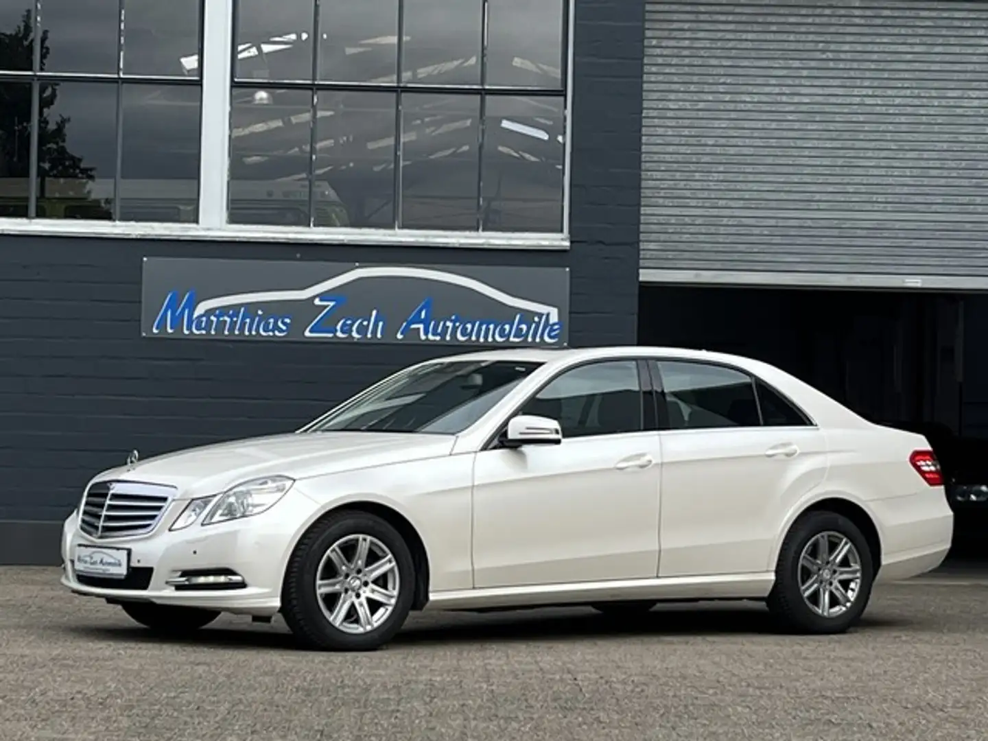 Mercedes-Benz E 200 BlueEfficiency * Sehr gute Ausstattung Weiß - 2