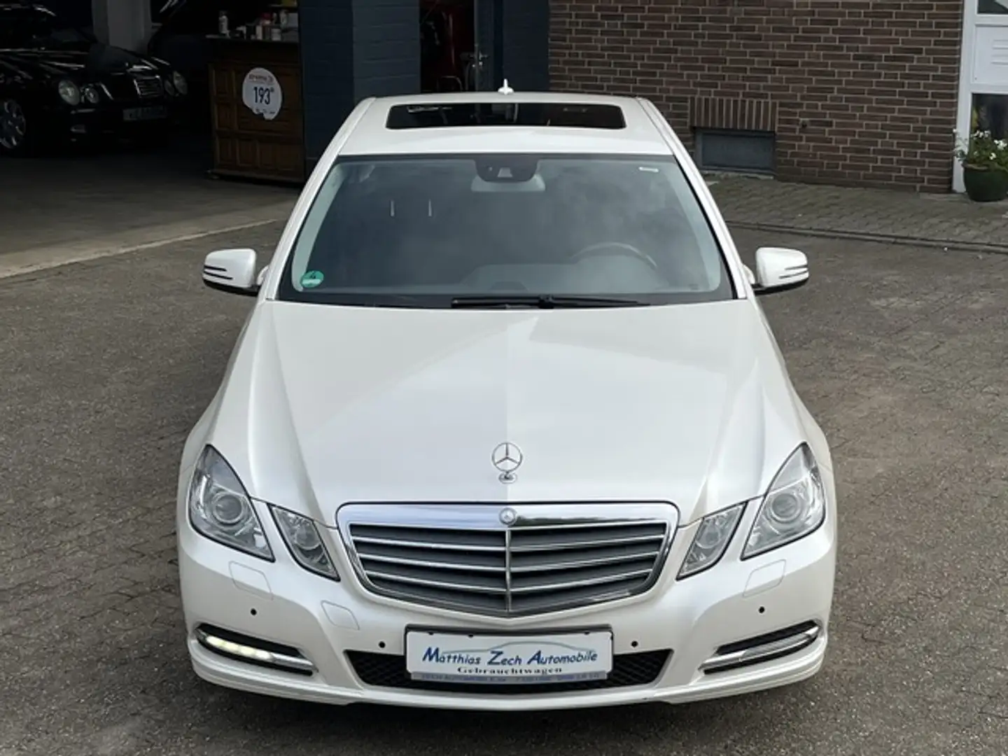 Mercedes-Benz E 200 BlueEfficiency * Sehr gute Ausstattung Weiß - 1
