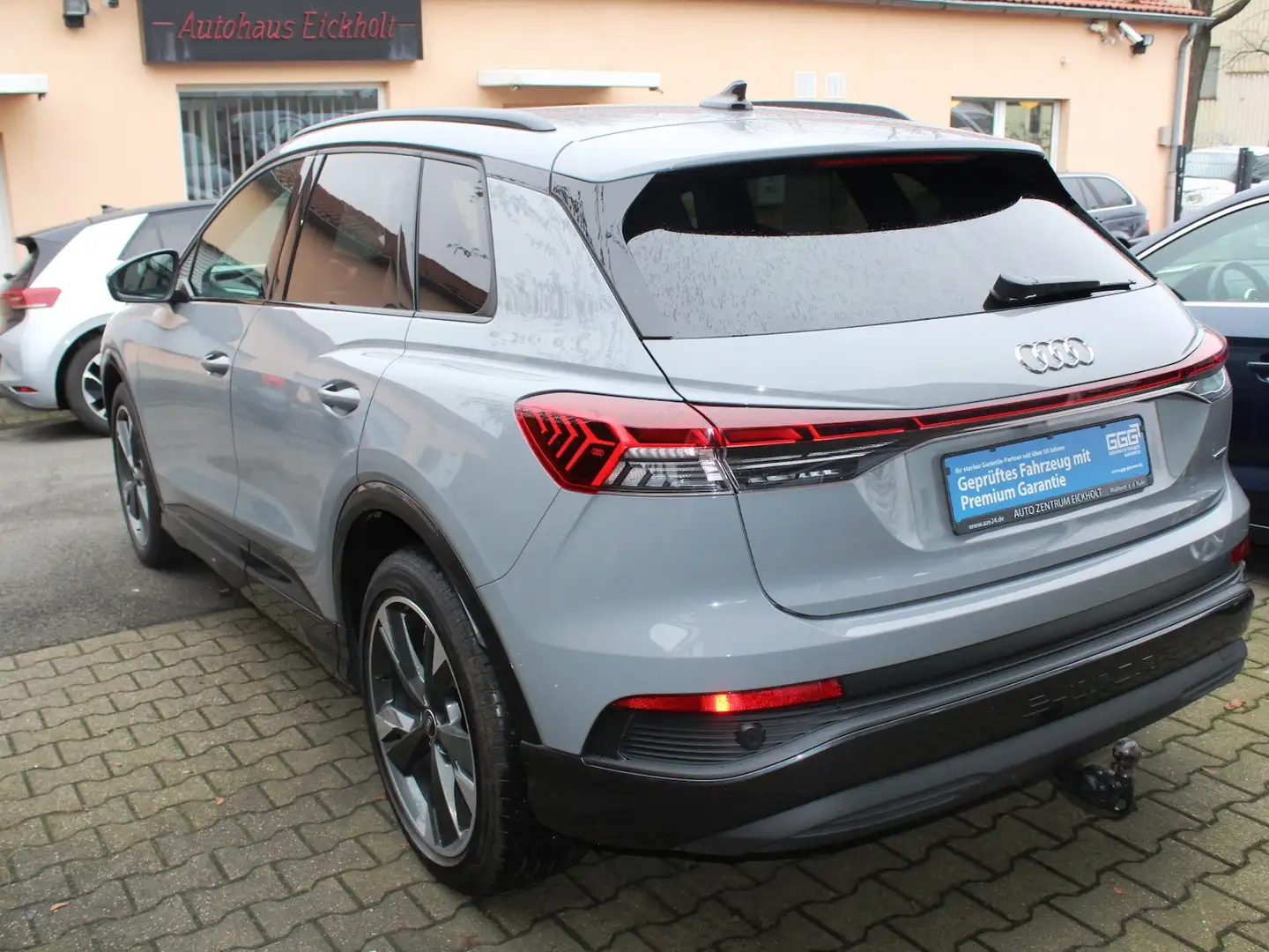 Audi Q4 e-tron 45 e-tron quattro AHK/LED/Blackedition Grigio - 2