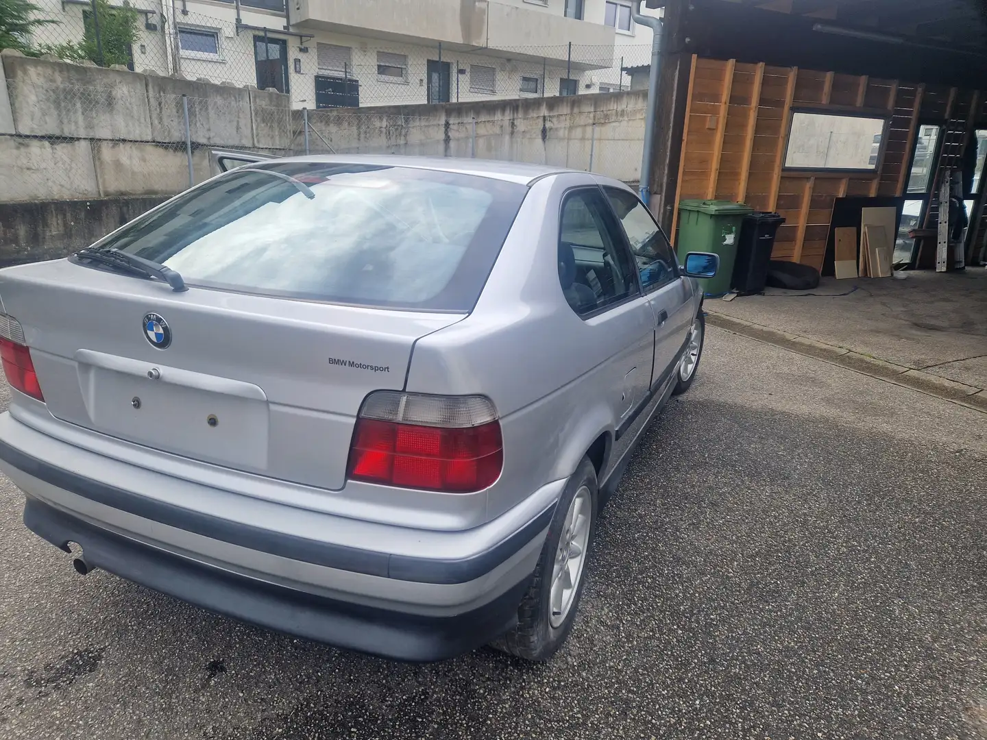 BMW 316 3er 316i compact Stříbrná - 2