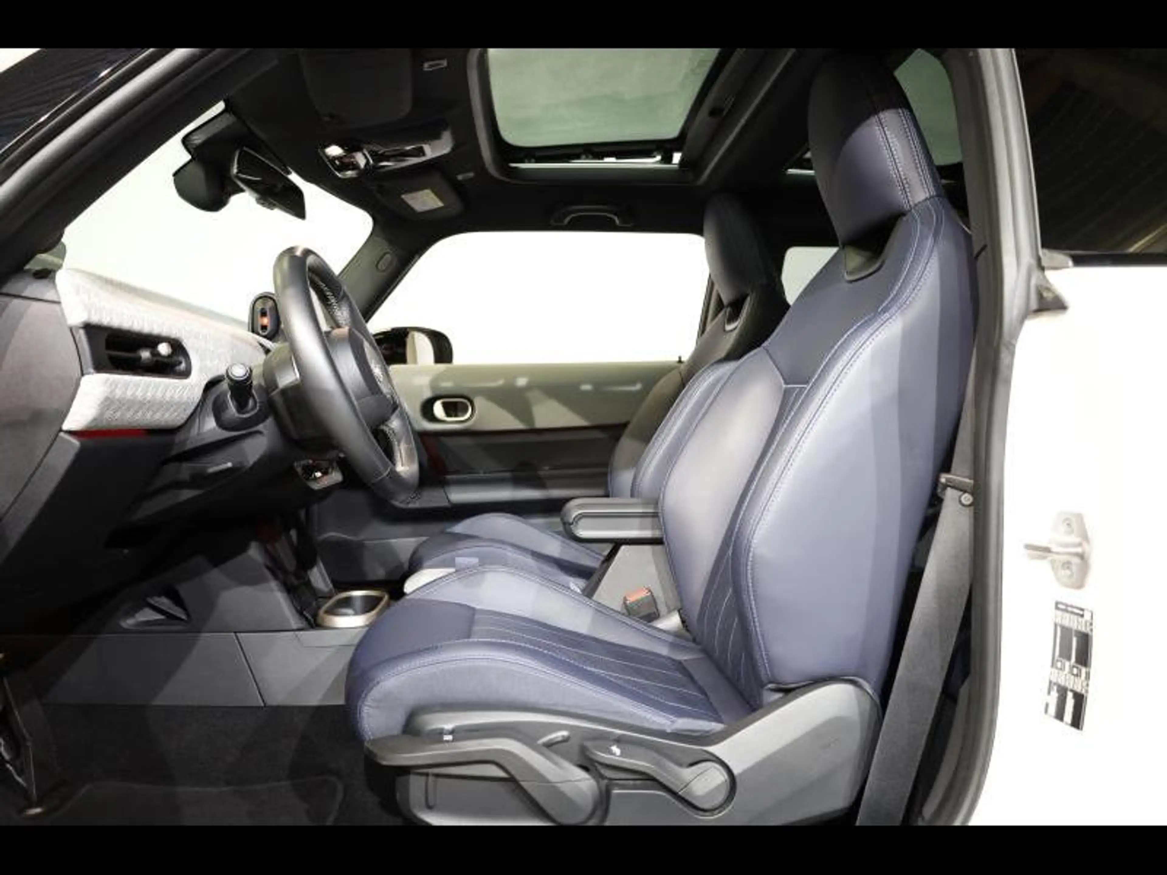 MINI Cooper C — photo 10