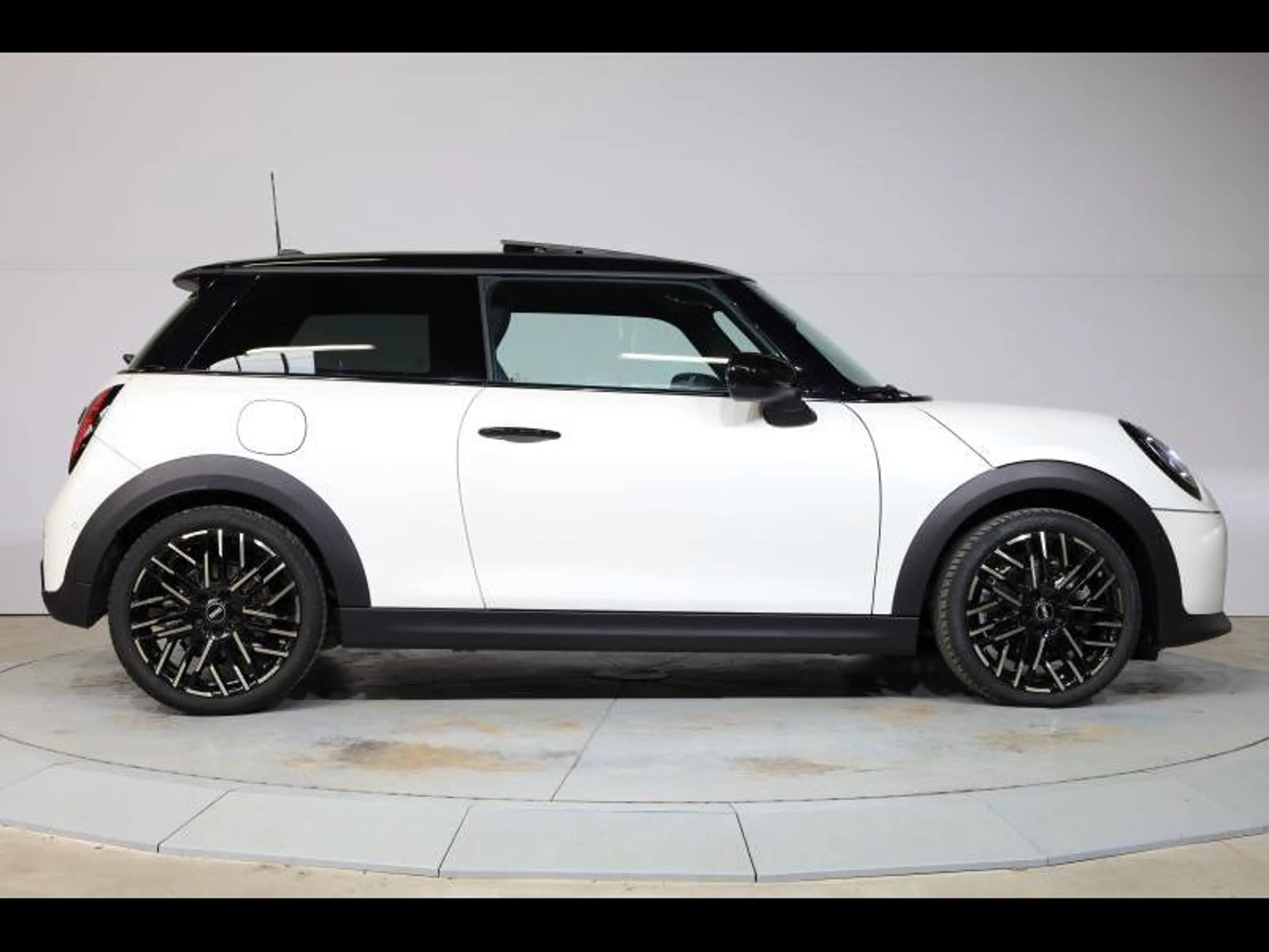 MINI Cooper C — photo 4