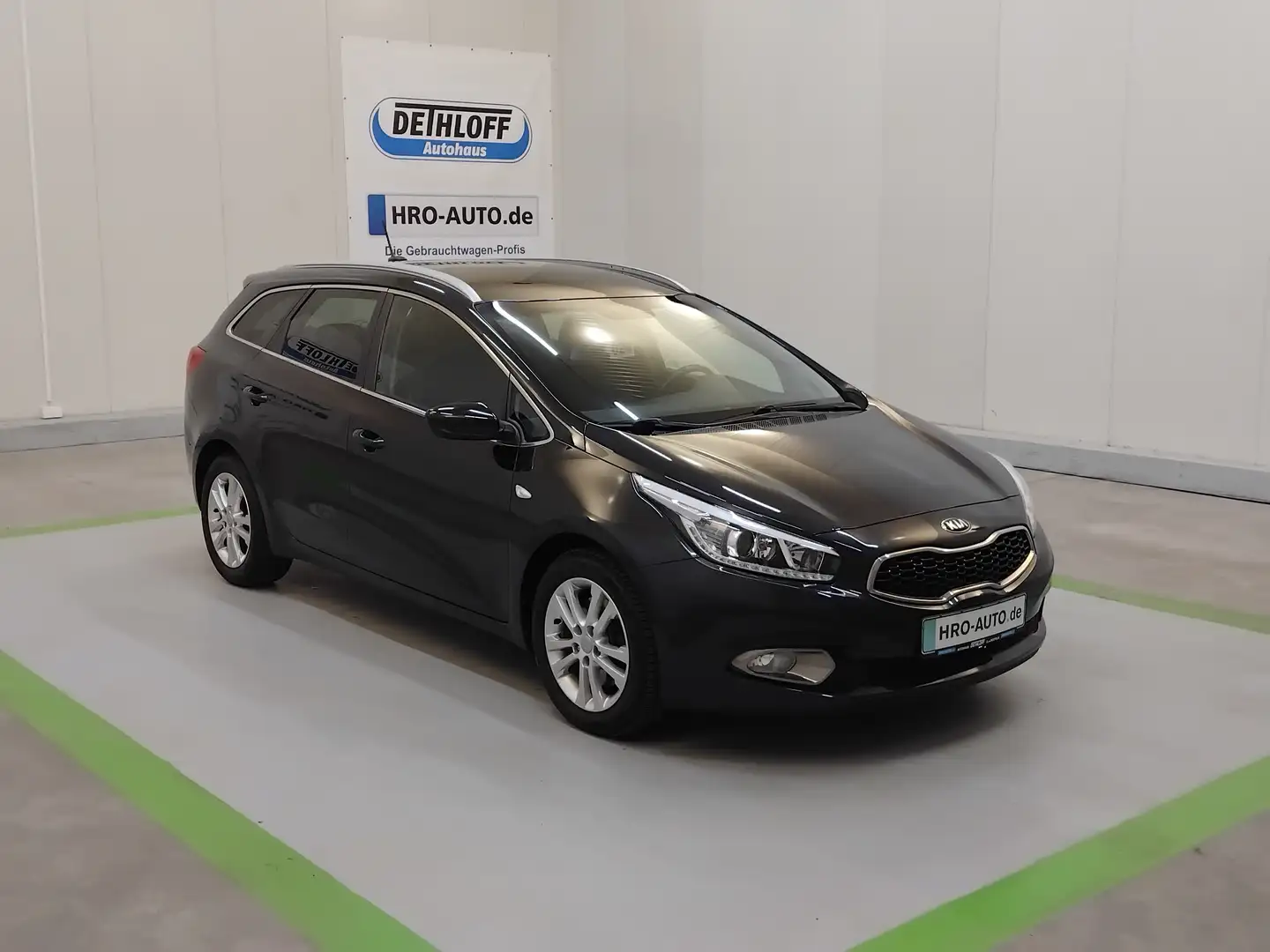 Kia Ceed SW / cee'd SW 1.4 CVVT FIFA World Cup Edition Schwarz - 1