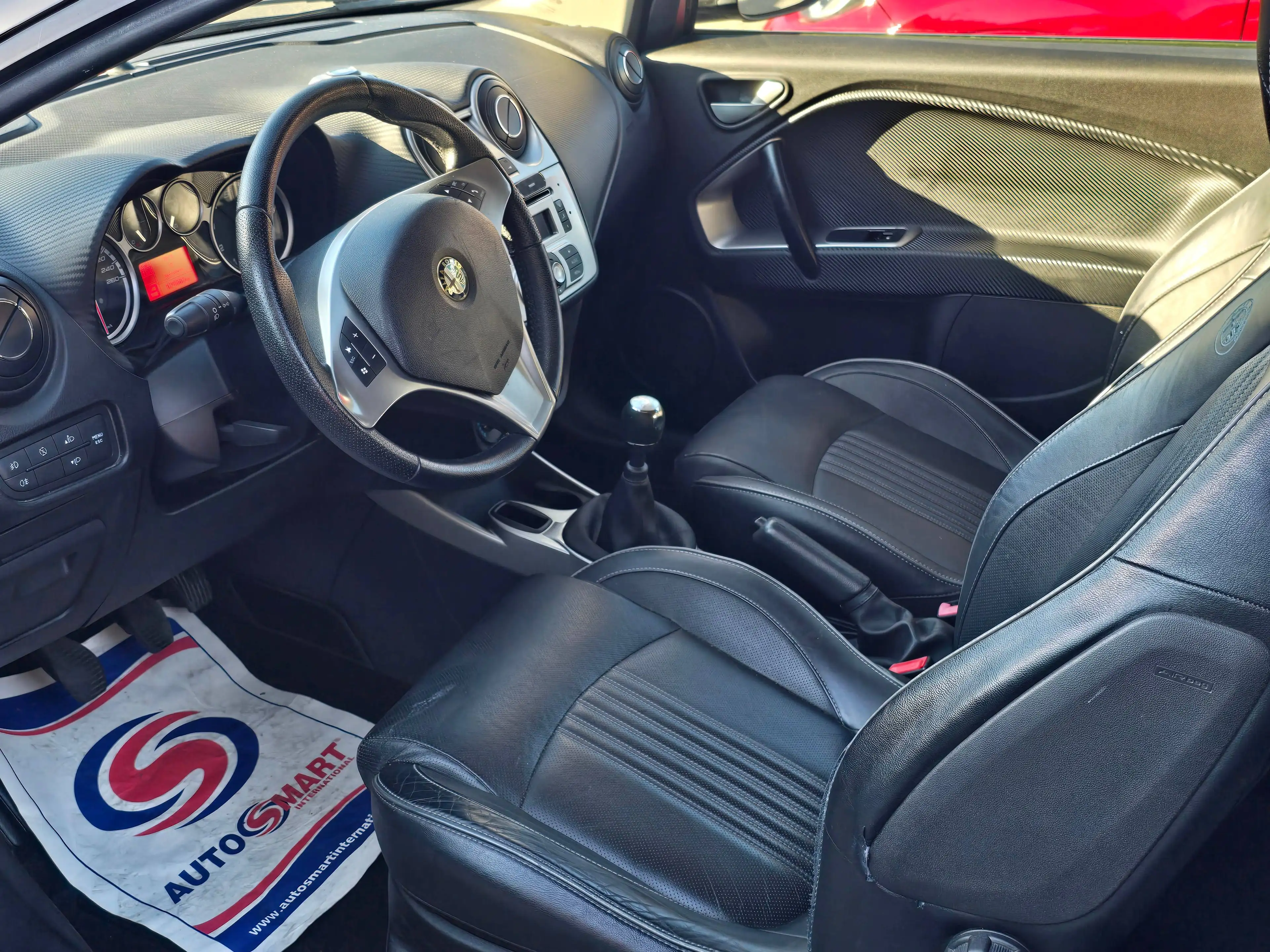 Alfa Romeo MiTo Mito 1.4i Distinctive 1ER PROPRIETAIRE CAR PASS OK GARANTIE CUIR NOIR — photo 9