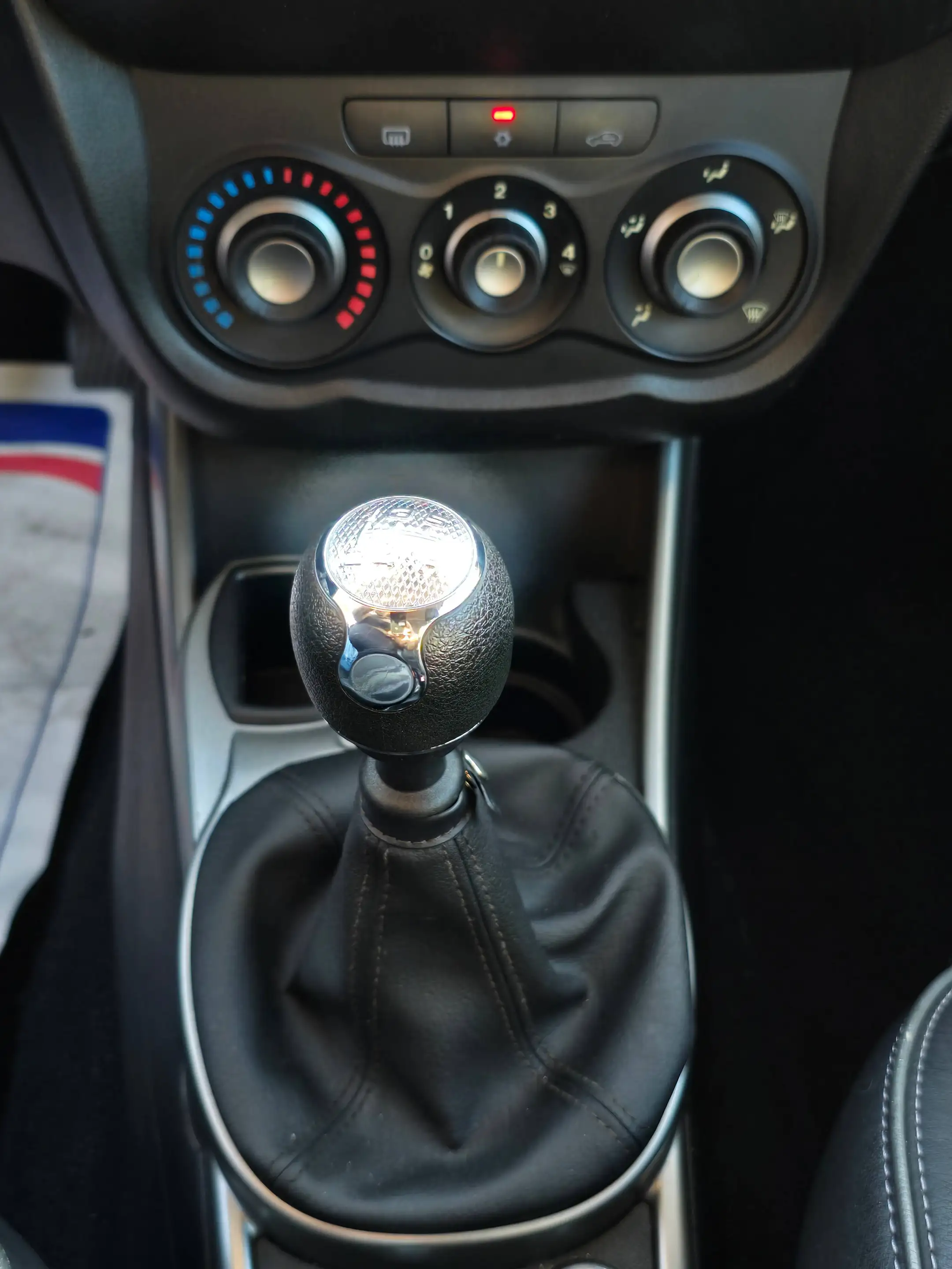 Alfa Romeo MiTo Mito 1.4i Distinctive 1ER PROPRIETAIRE CAR PASS OK GARANTIE CUIR NOIR — photo 13