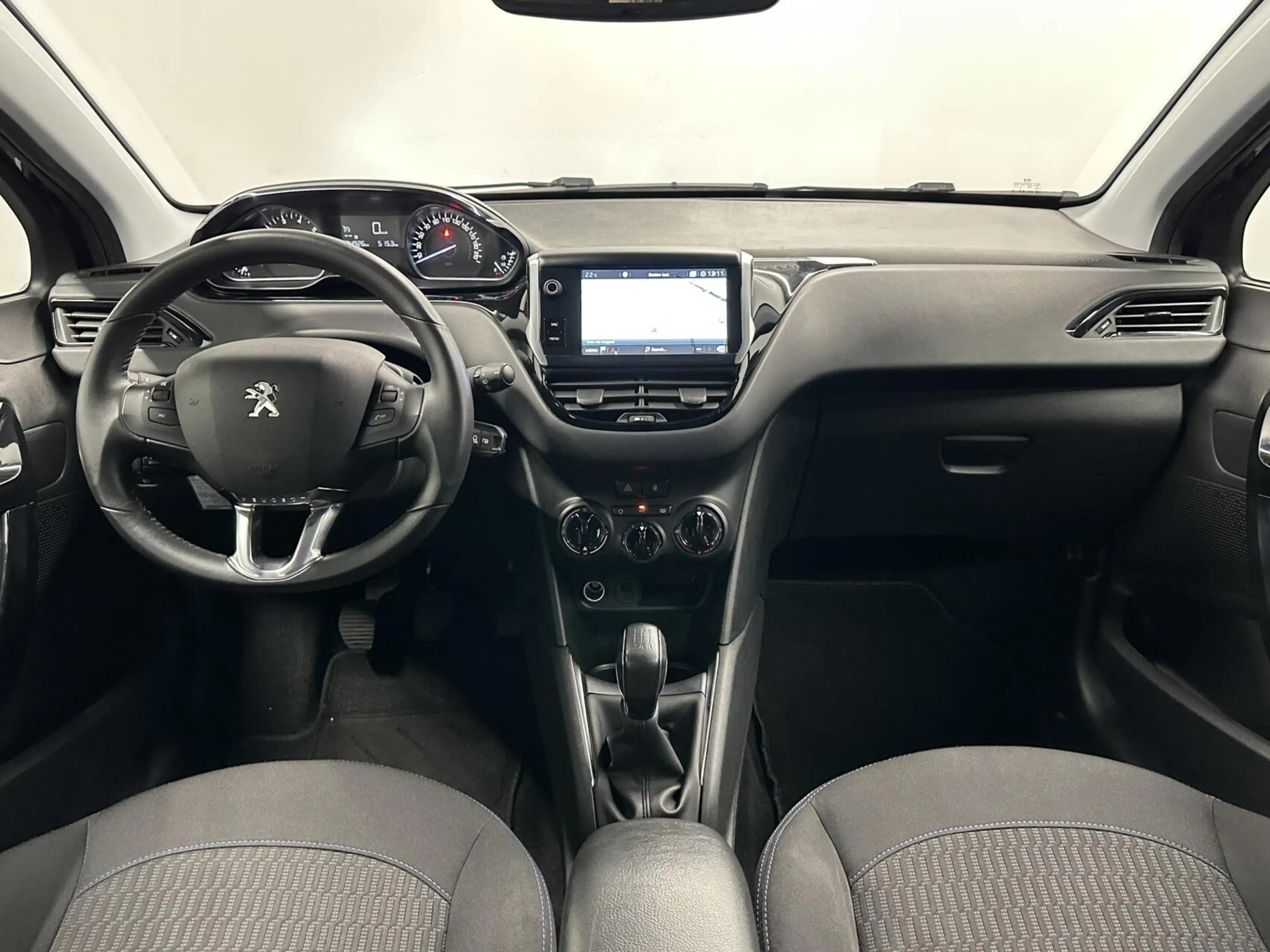 Peugeot 208 1.2 PureTech Active CARPLAY NAVI TREKHAAK CRUISE 8 — photo 2