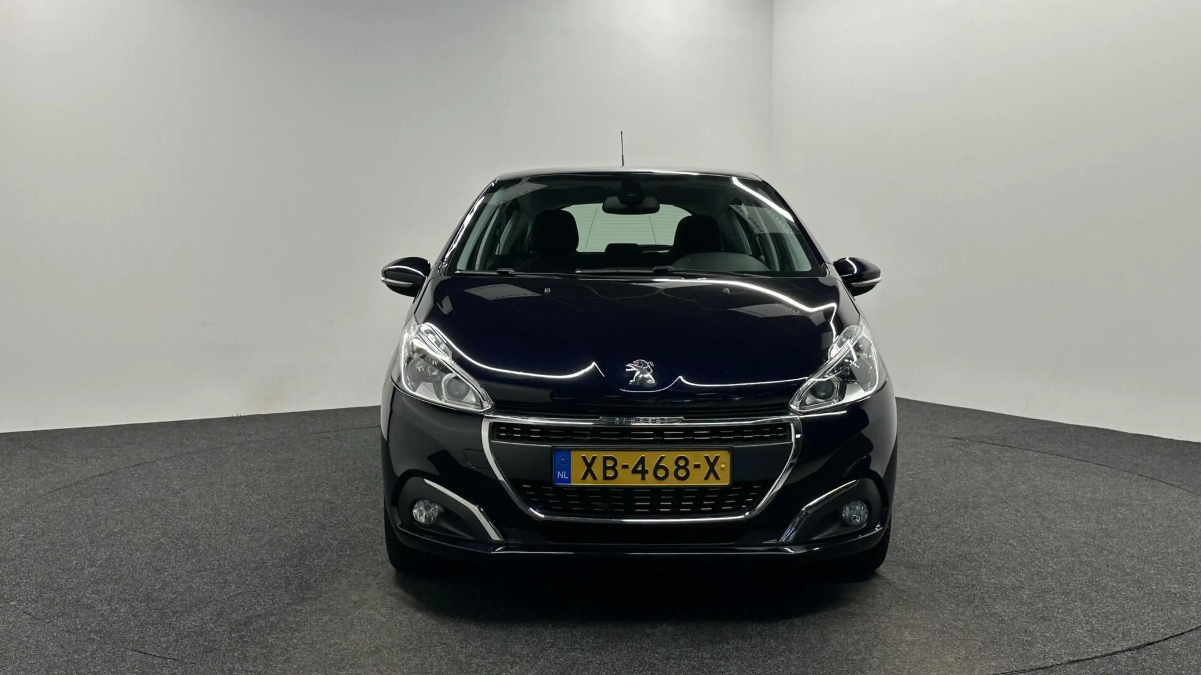 Peugeot 208 1.2 PureTech Active CARPLAY NAVI TREKHAAK CRUISE 8 — photo 6