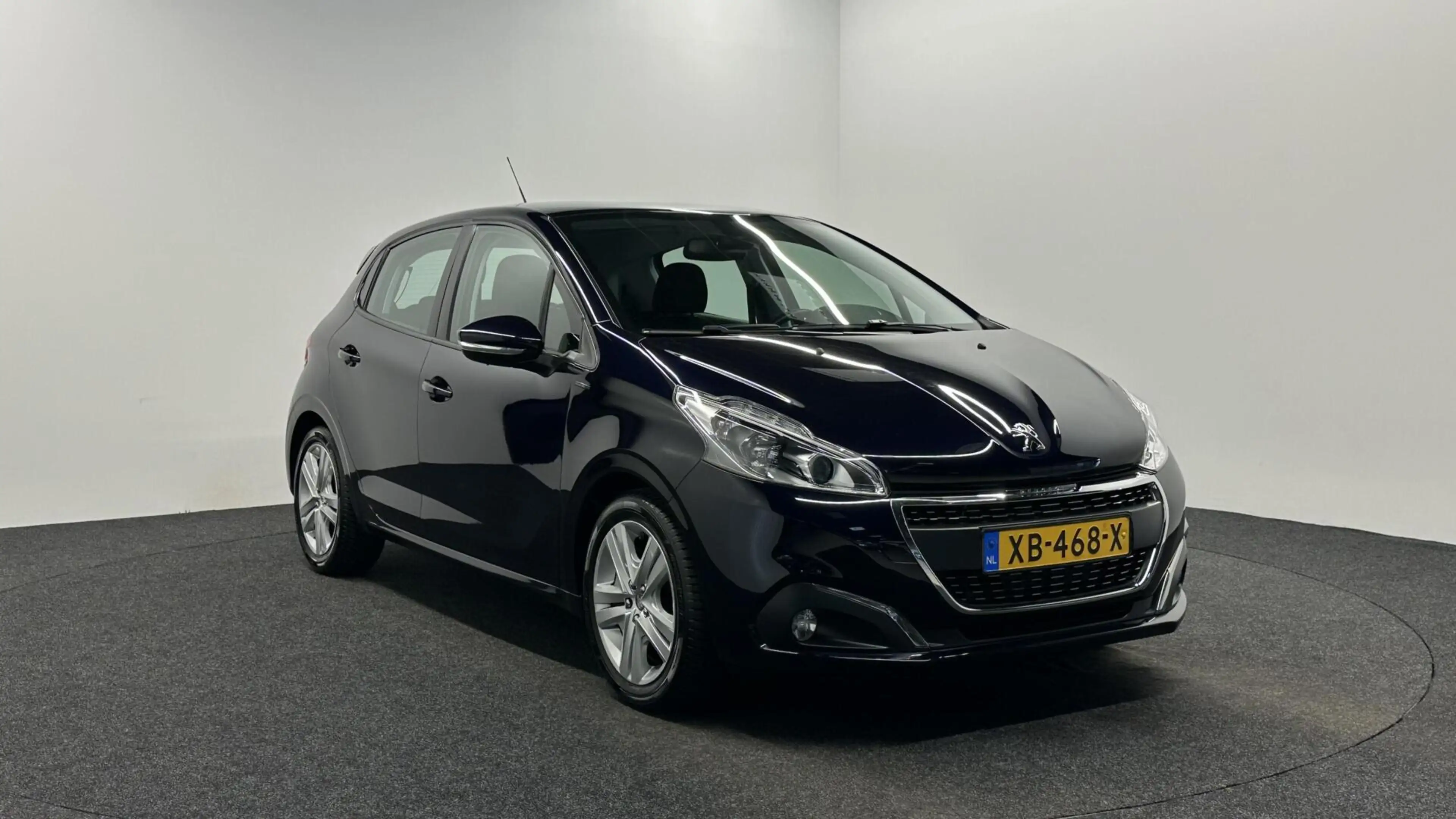 Peugeot 208 1.2 PureTech Active CARPLAY NAVI TREKHAAK CRUISE 8 — photo 3