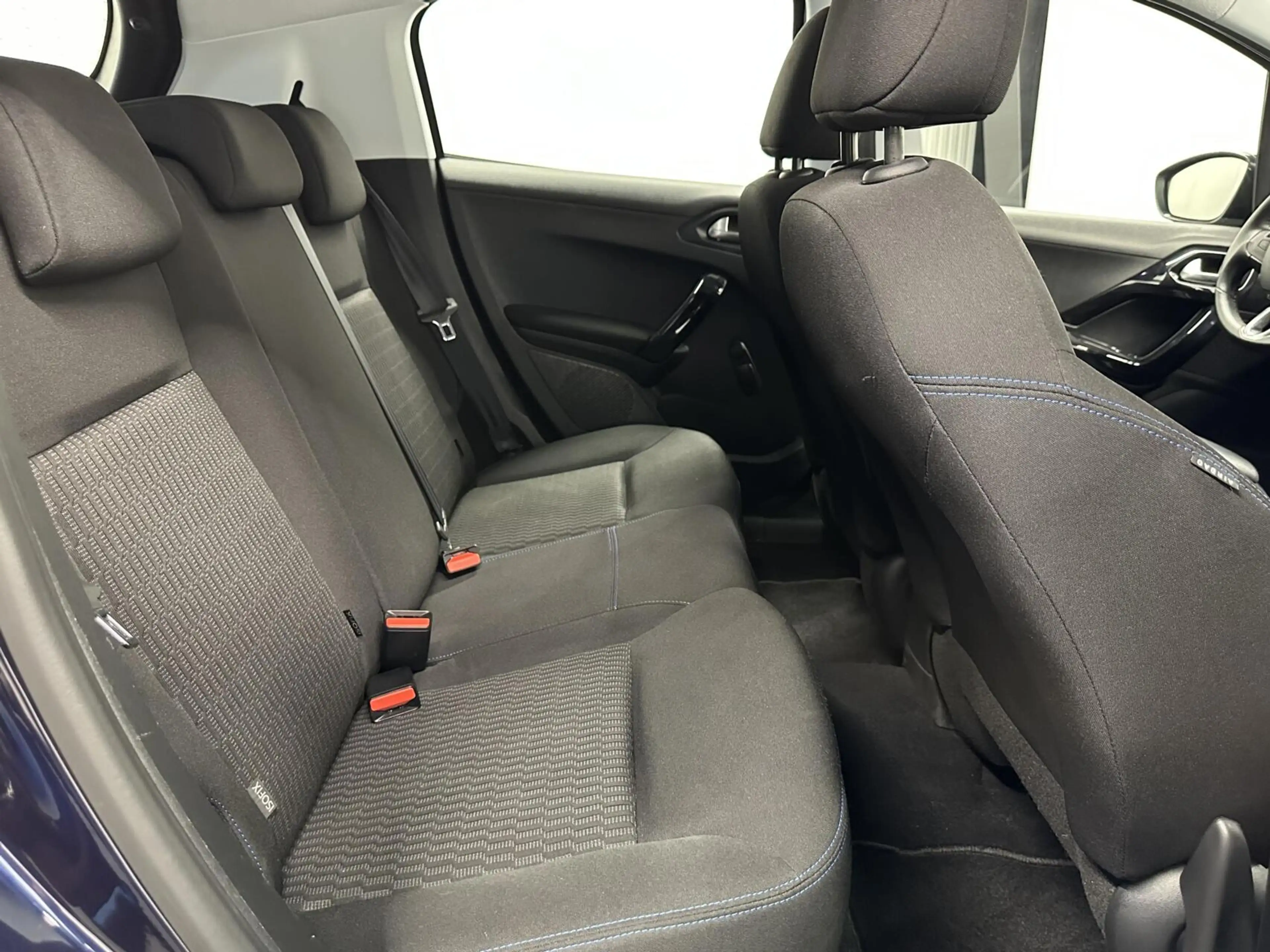 Peugeot 208 1.2 PureTech Active CARPLAY NAVI TREKHAAK CRUISE 8 — photo 14