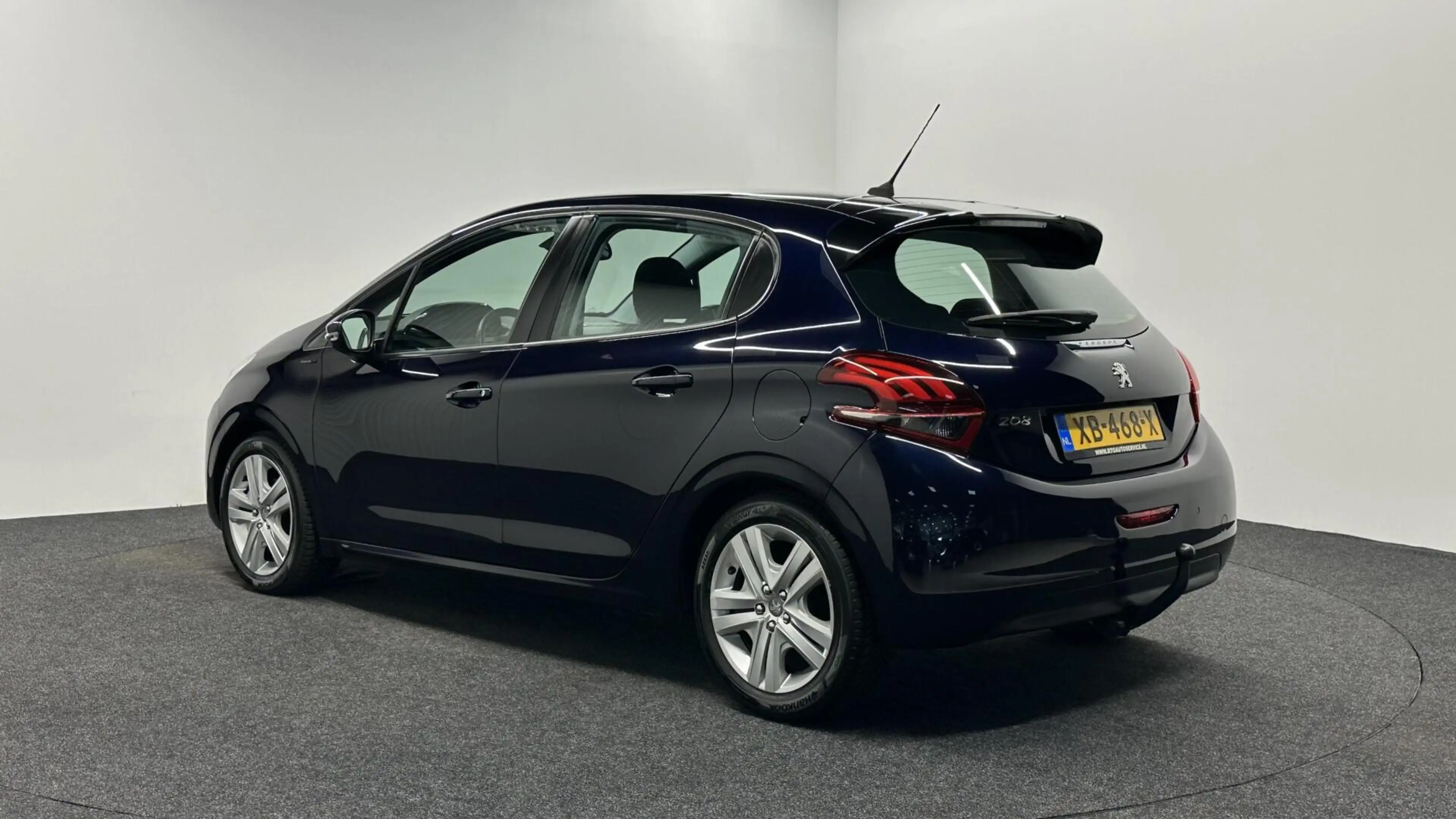 Peugeot 208 1.2 PureTech Active CARPLAY NAVI TREKHAAK CRUISE 8 — photo 4