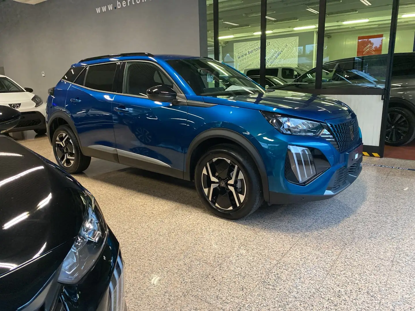 Peugeot 2008 2008 PureTech 100 S&S Allure Bleu - 1