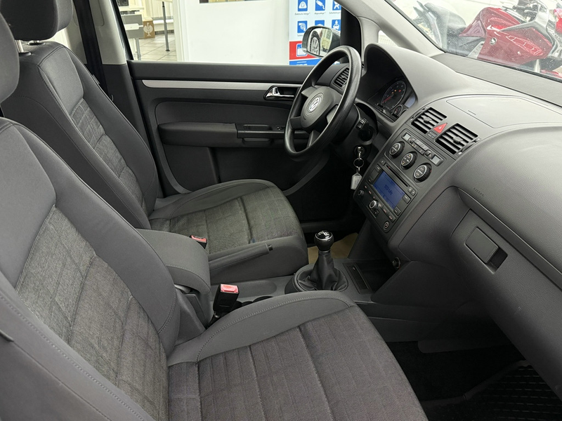 Volkswagen Touran 1.6 Goal, Klimaautom., Sitzheiz., HU neu! — photo 13